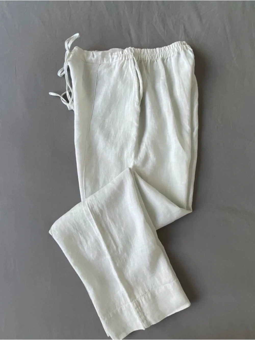 Soft Linen Set with Shell Buttons - Picture 9 of 16